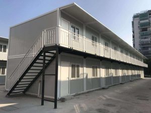 工地集裝箱活動(dòng)房規(guī)格-18平米集裝箱房是目前工地普遍使用的標(biāo)準(zhǔn)箱