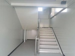 集裝箱式活動(dòng)房樓梯安裝需要注意的問(wèn)題